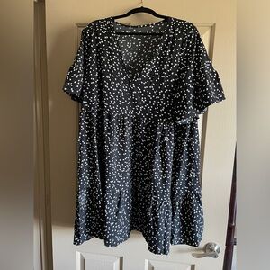 2X black and white dress with heart pattern.